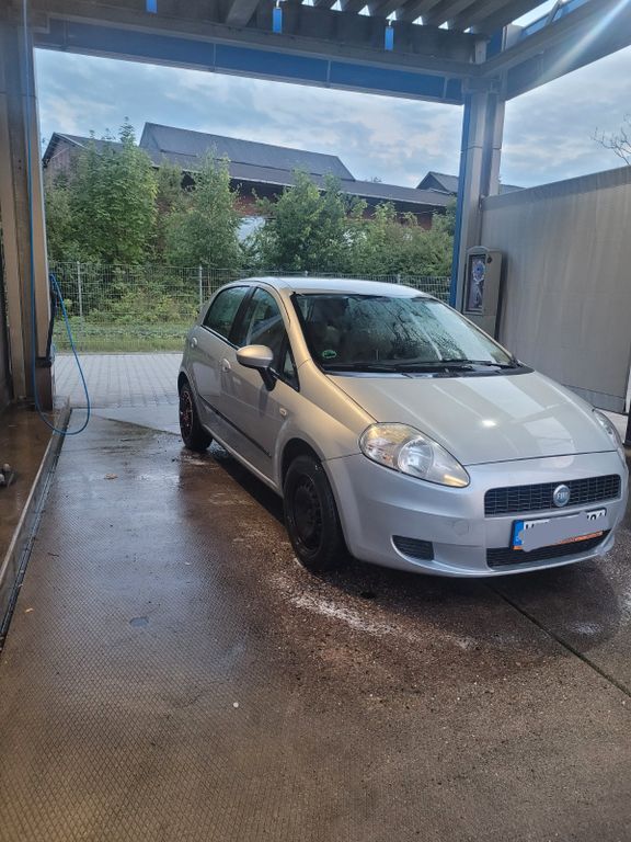 Fiat Punto 175.321 km 1.350 € Wilhelmshaven 26389