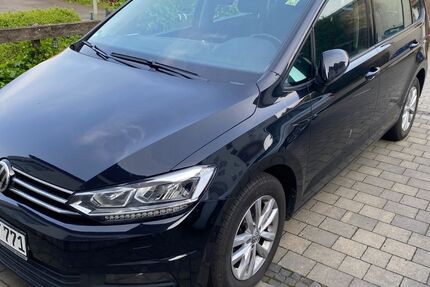 VW Touran 77.500 km 22.999 &euro; Ulrichstein 35327