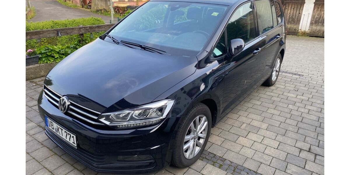 VW Touran 77.500 km 22.999 &euro; Ulrichstein 35327