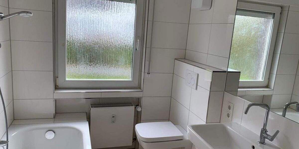 Renovierte und helle 94m2 3ZKB in attraktiver Lage von Ettringen 3 zimmer