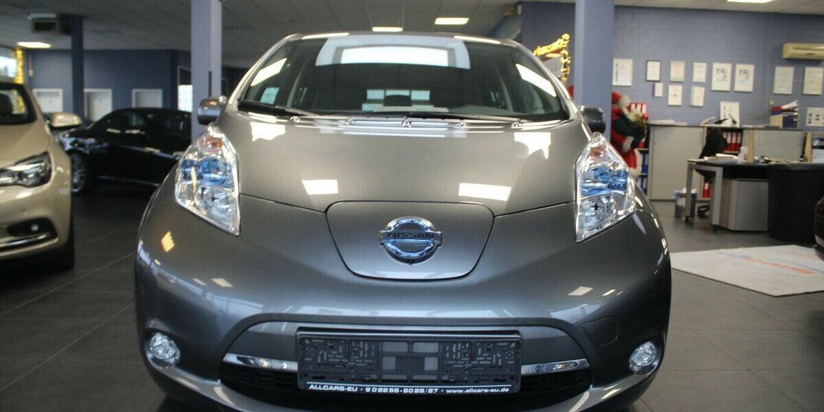 Nissan Leaf 30 kWh Tekna 360° 1.Hand 9.986 km 9.980 &euro; Euskirchen 53881