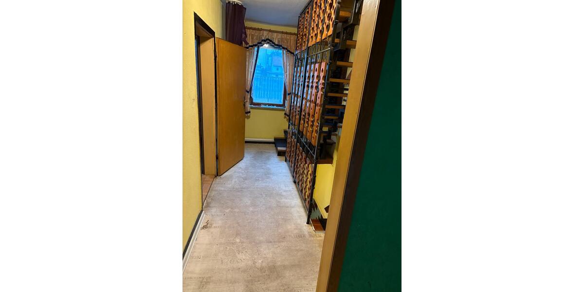 Einfamilienhaus Veilsdorf - 9 Zimmer, 200 m&sup2;, 45.000&euro; | Angebot:25273617