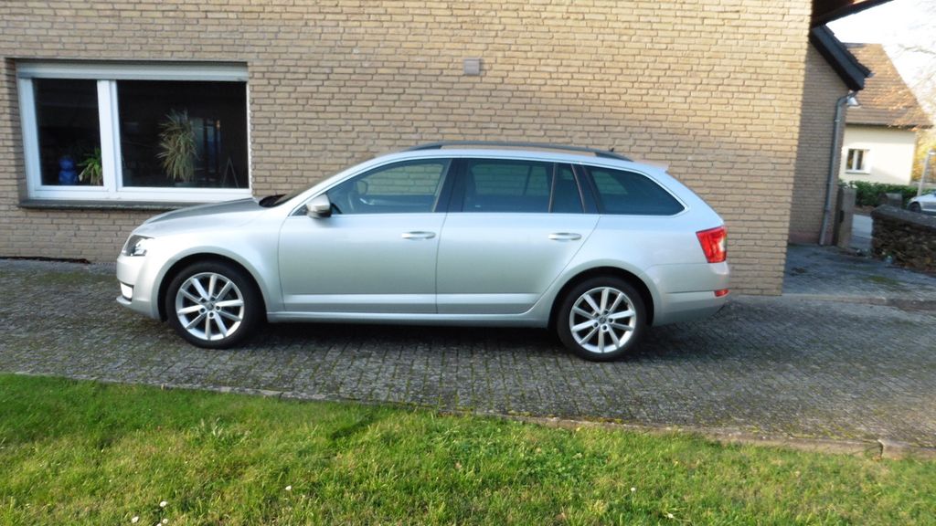 Skoda Octavia 109.500 km 10.900 &euro; Vlotho 32603