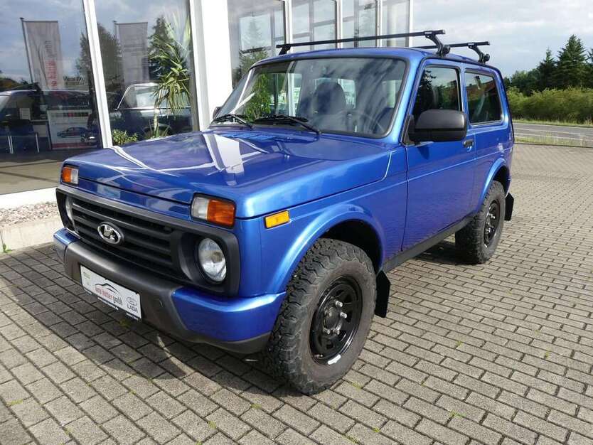 Lada Urban 27.200 km 13.900 € Meiningen / Walldorf 98617