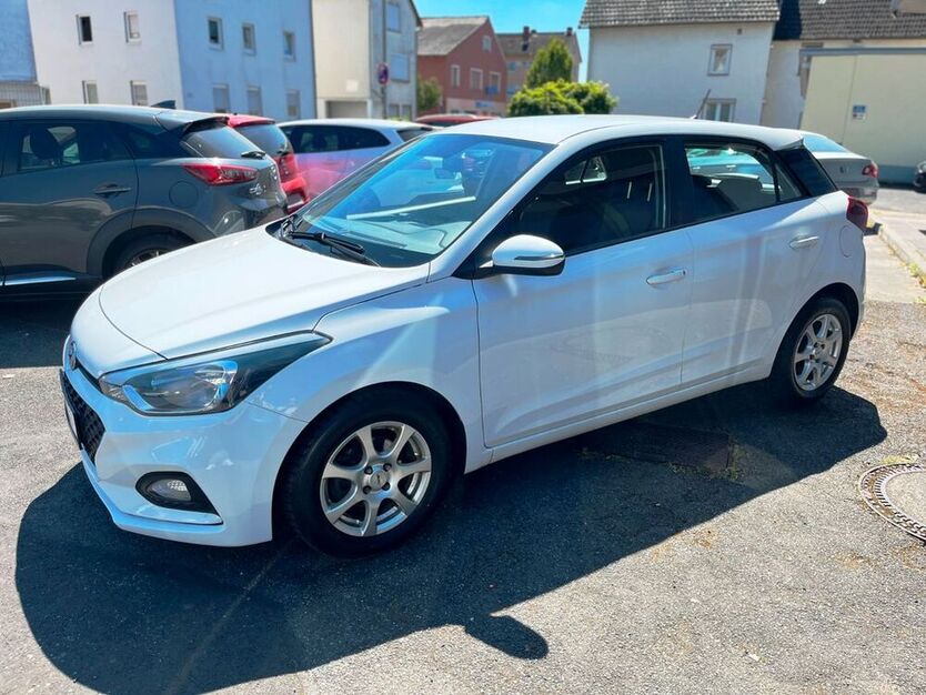 i20