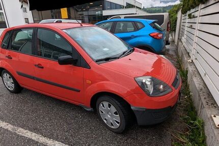 Ford Fiesta 99.000 km 950 &euro; Rosenheim 83026