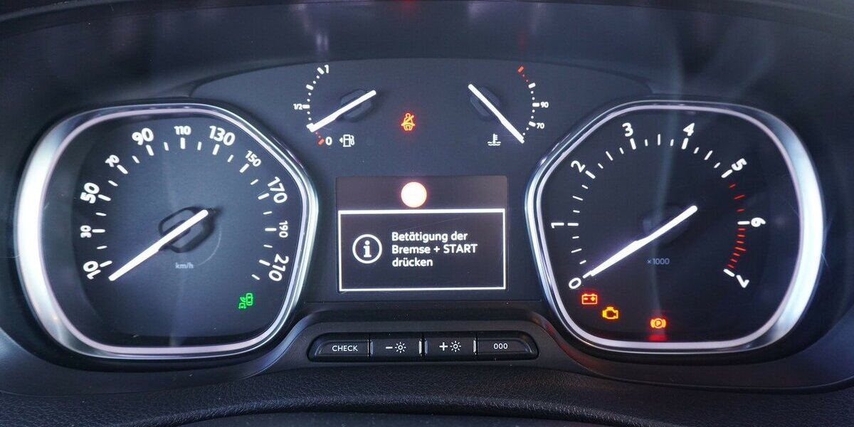 Fiat Scudo MultiCab L3 145 AT/ Vollausstattung + AHK 47.642 km 29.393 &euro; Münchenbernsdorf 07589