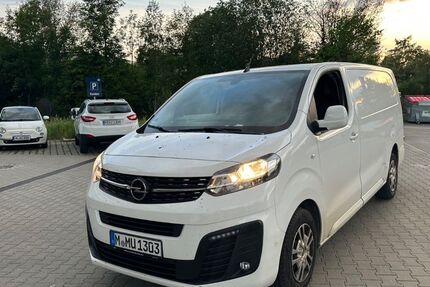 Opel Vivaro 184.000 km 6.900 &euro; München 81929