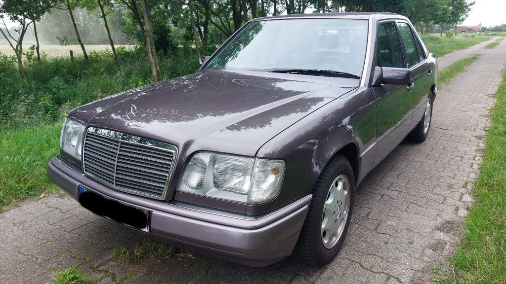 Mercedes-Benz 280 163.000 km 9.950 &euro; Mittelangeln 24986