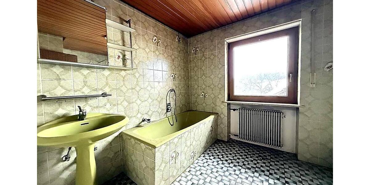 Einfamilienhaus Scheßlitz - 8 Zimmer, 315 m&sup2;, 169.000&euro; | Angebot:26636938
