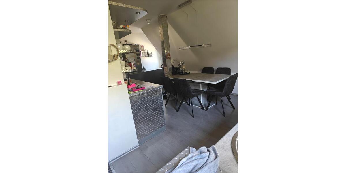 Dachgeschoßwohnung Kreuztal - 2.5 Zimmer, 68 m&sup2;, 139.000&euro; | Angebot:26266043