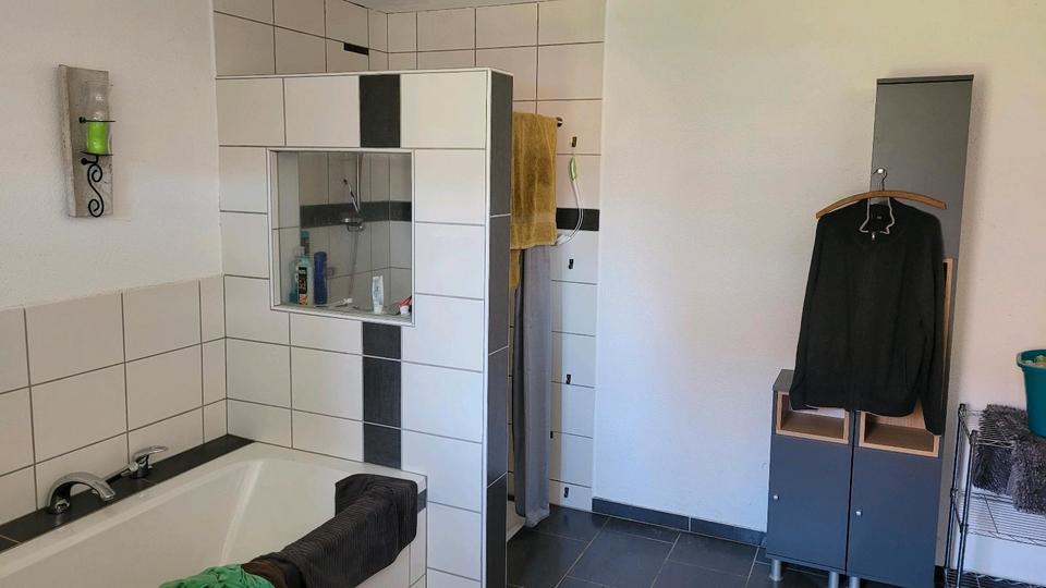 Einfamilienhaus Borken (Hessen) - 5 Zimmer, 170 m&sup2;, 180.000&euro; | Angebot:23088507