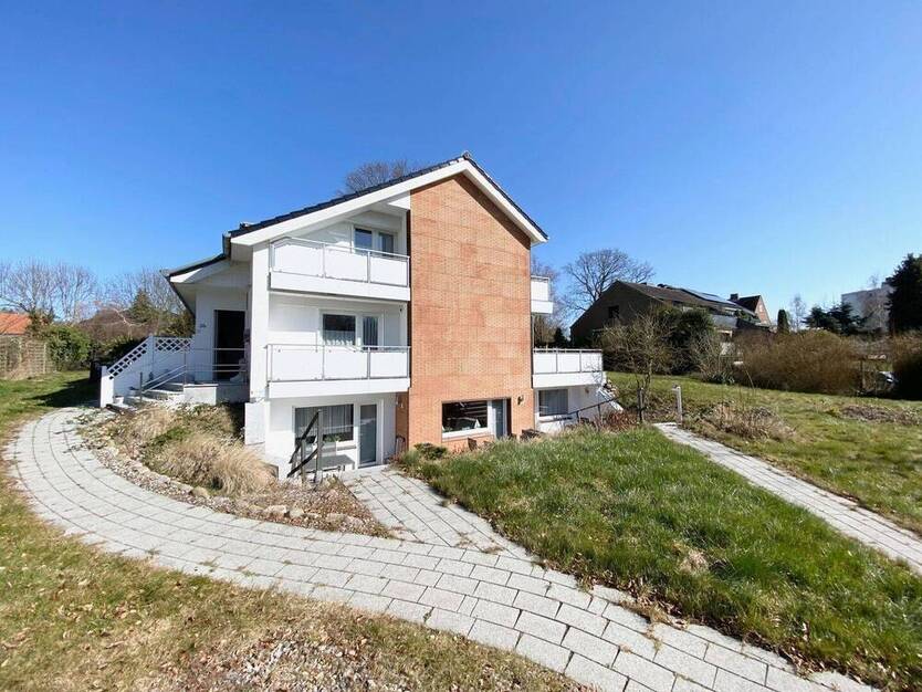 251,91 m² Wfl.-Haus aus 1970, 1 große Whg + 1 Whg + 4 Appartments, auf 1507 m² Grund, 210 m zum Strandweg in Pelzhaken