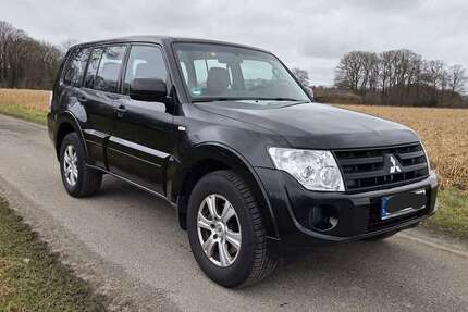 Mitsubishi Pajero 178.000 km 15.900 &euro; Bad Laer 49196