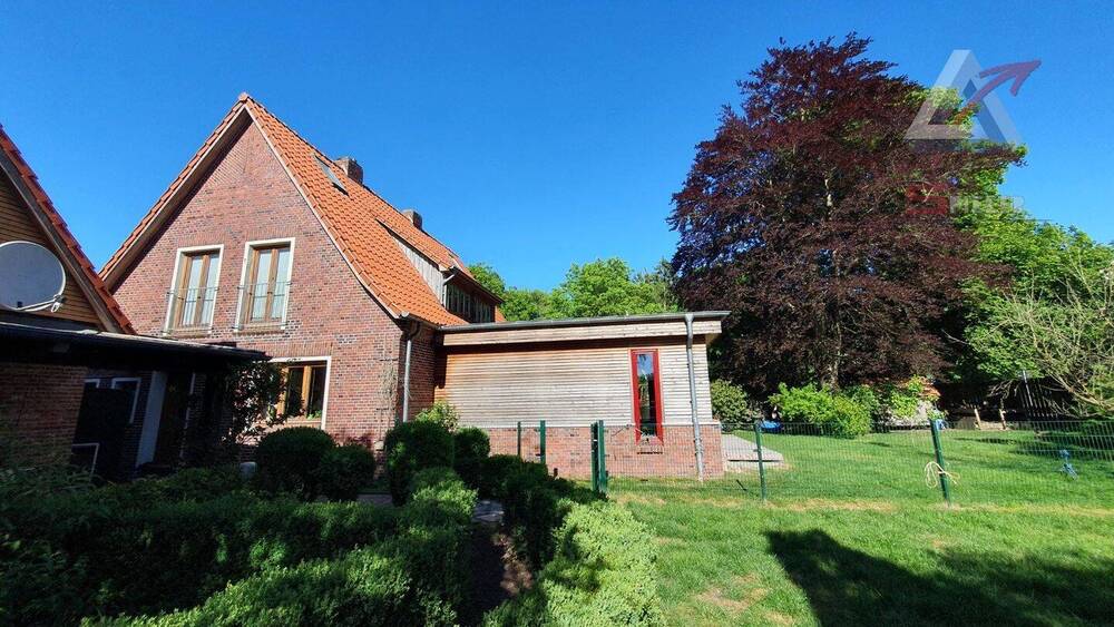 Großzügiges Wohnhaus-Grundstück mit Bebauungsmöglichkeit 8 zimmer