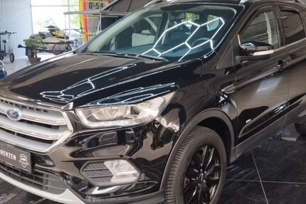Ford Kuga 93.465 km 13.995 &euro; Husum 25813