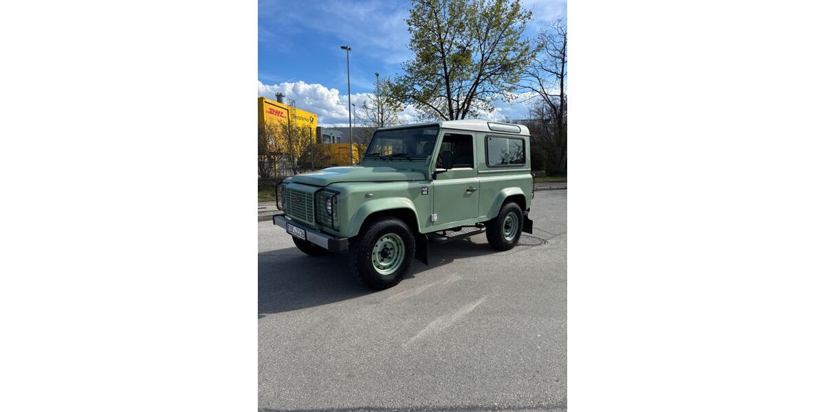 Land Rover Defender 146.000 km 72.000 &euro; Forstinning 85661