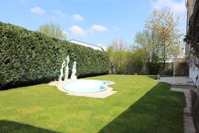 Zweigenerationshaus & Gewerbehalle | 1.920 m² Grundstück | 1.440?€umbauter m²
