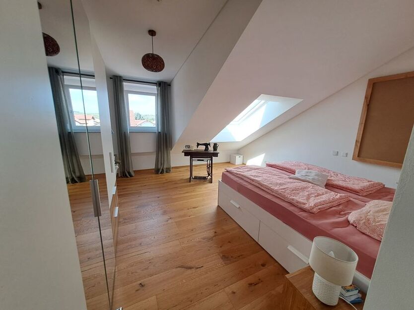 Provisionsfrei* Neuwertige, helle und ruhige 4-Zimmer-Traumwohnung 4 zimmer