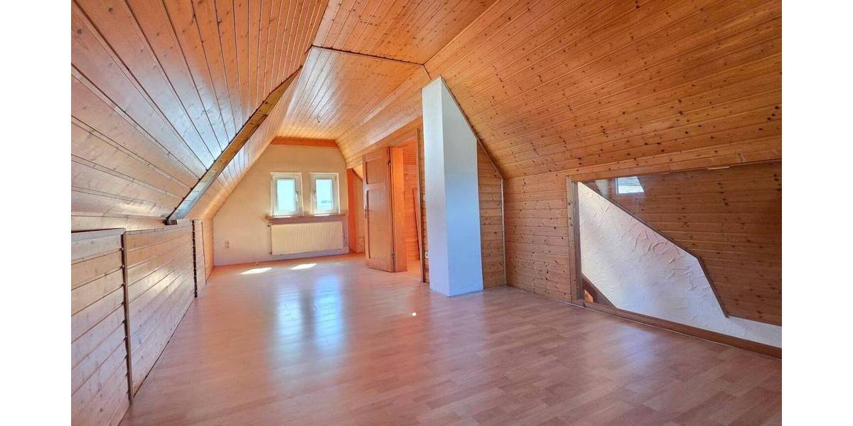 Doppelhaushälfte Rödental Einberg - 8 Zimmer, 180 m&sup2;, 235.000&euro; | Angebot:26489147