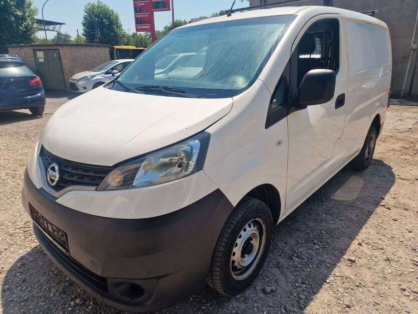 NV200