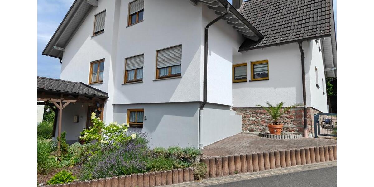 Einfamilienhaus Neuhütten - 8 Zimmer, 340 m&sup2;, 419.000&euro; | Angebot:27179514