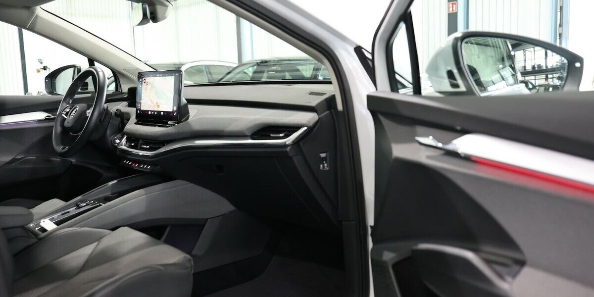 Skoda Enyaq IV 80 LOFT SPORT WHITE / WÄRMEPUMPE / 63.000 km 29.991 &euro; Hamm 59077