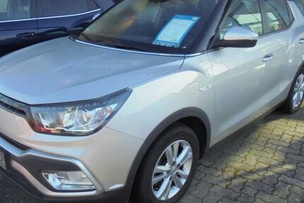 SsangYong Tivoli 59.363 km 11.900 &euro; Hamburg 22043