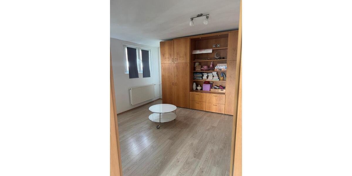 Maisonettenwohnung Lebach - 7 Zimmer, 165 m&sup2;, 1.400&euro; | Angebot:26184102