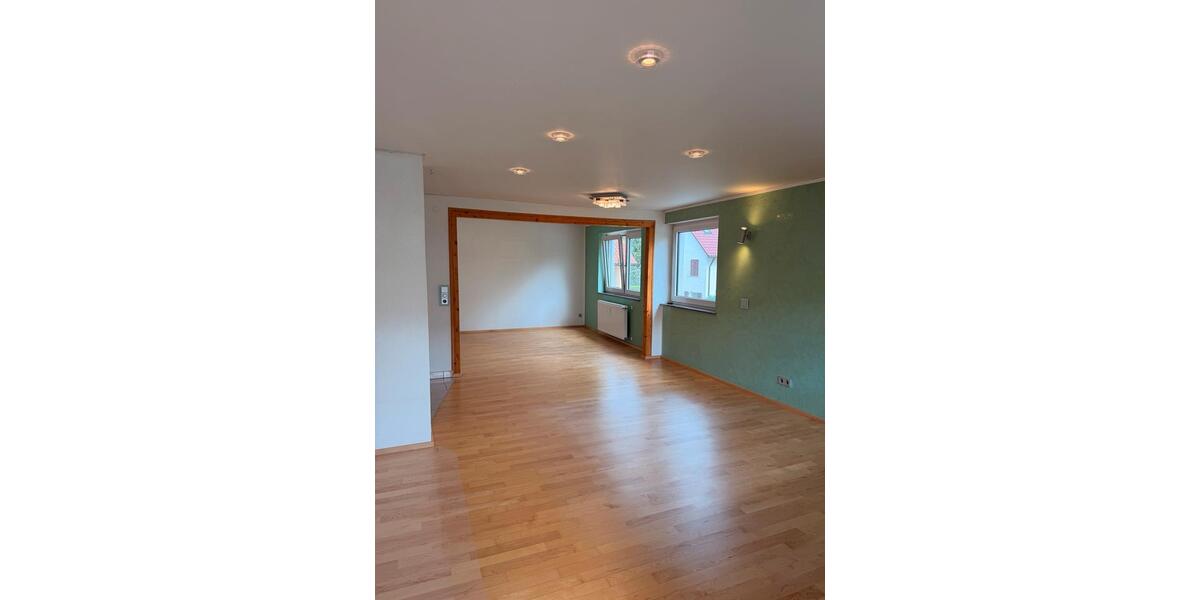 Etagenwohnung Villingen-Schwenningen Schwenningen - 2.5 Zimmer, 88 m&sup2;, 230.000&euro; | Angebot:27003088