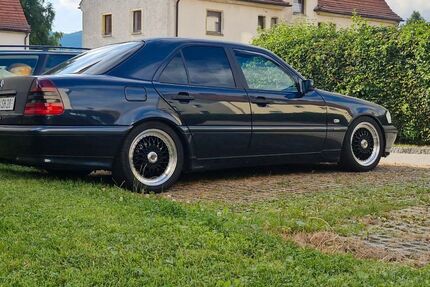 Mercedes-Benz C 180 88.000 km 7.000 &euro; Regen 94209
