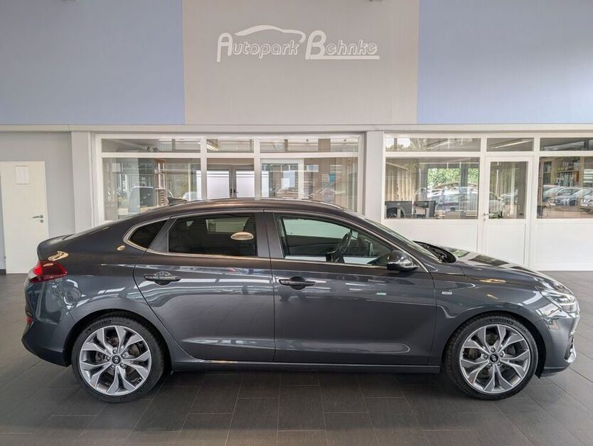 i30