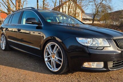 Skoda Superb 220.471 km 8.599 &euro; Essenbach 84051