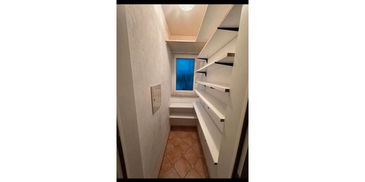 Etagenwohnung Grevenbroich Neuenhausen - 2 Zimmer, 65 m&sup2;, 900&euro; | Angebot:25525466