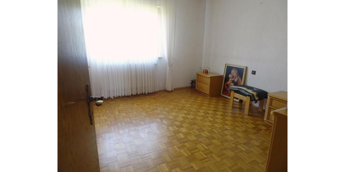 ObjNr:18697 - Gepflegtes, großes 2 Familienhaus in Rülzheim 7 zimmer