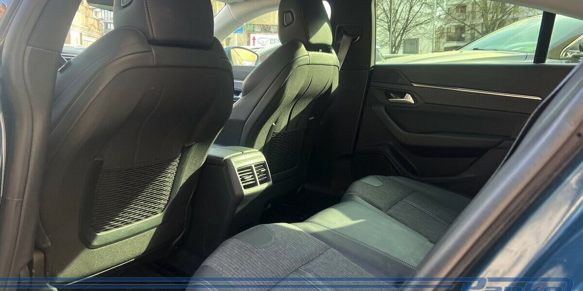 Peugeot 508 Hybrid 225 EAT8 Allure*TotW*Kamera*ACC*LED* 125.000 km 16.990 &euro; Berlin 13187