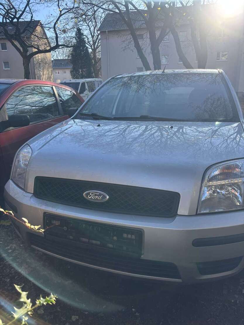 Ford Fusion 118.000 km 2.390 € Castrop 44577