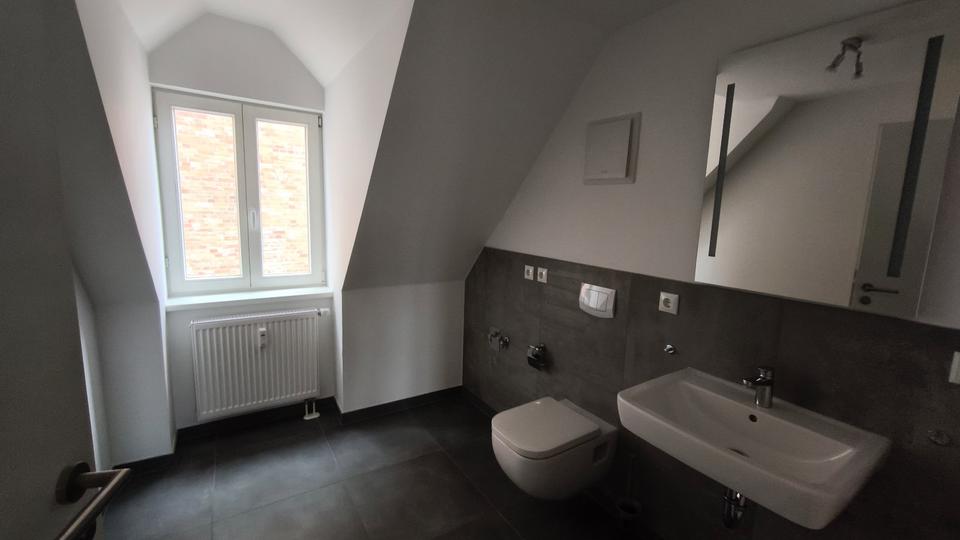 Dachgeschoßwohnung Burg - 3 Zimmer, 89 m&sup2;, 623&euro; | Angebot:26146127