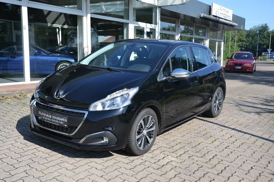 Peugeot 208 138.718 km 7.890 &euro; Bad Driburg 33014
