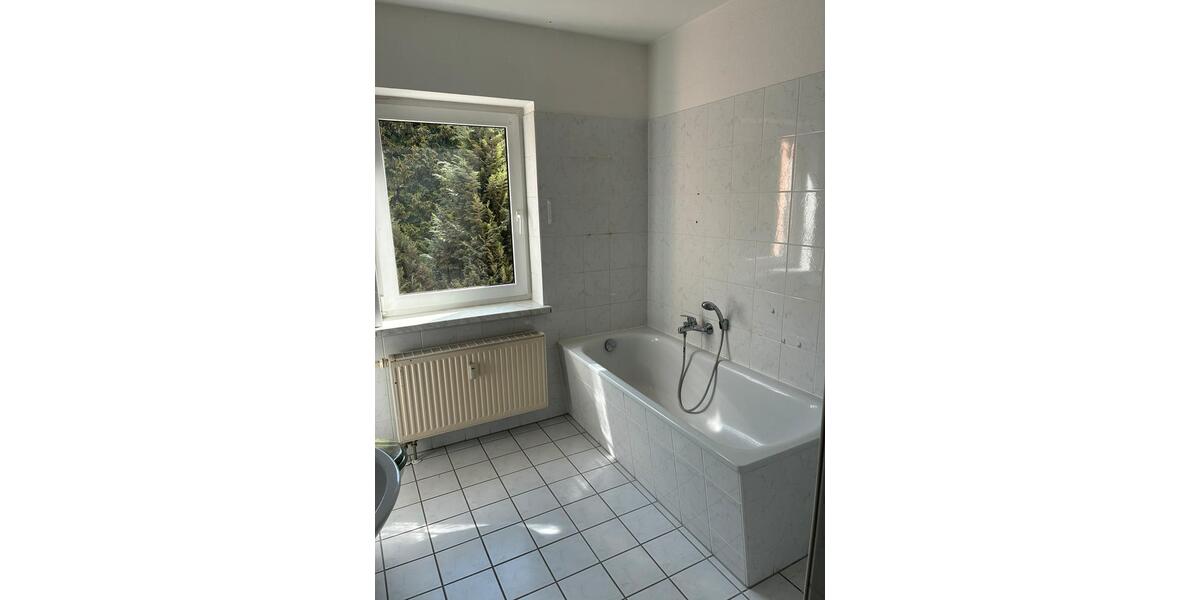 Etagenwohnung Forst (Lausitz) - 2 Zimmer, 64 m&sup2;, 400&euro; | Angebot:26545686