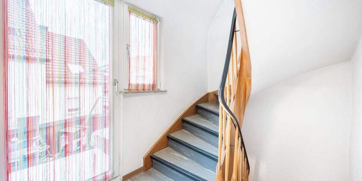 Mehrfamilienhaus, Wohnhaus Stuttgart Degerloch - 4 Zimmer, 145 m&sup2;, 599.000&euro; | Angebot:25471100