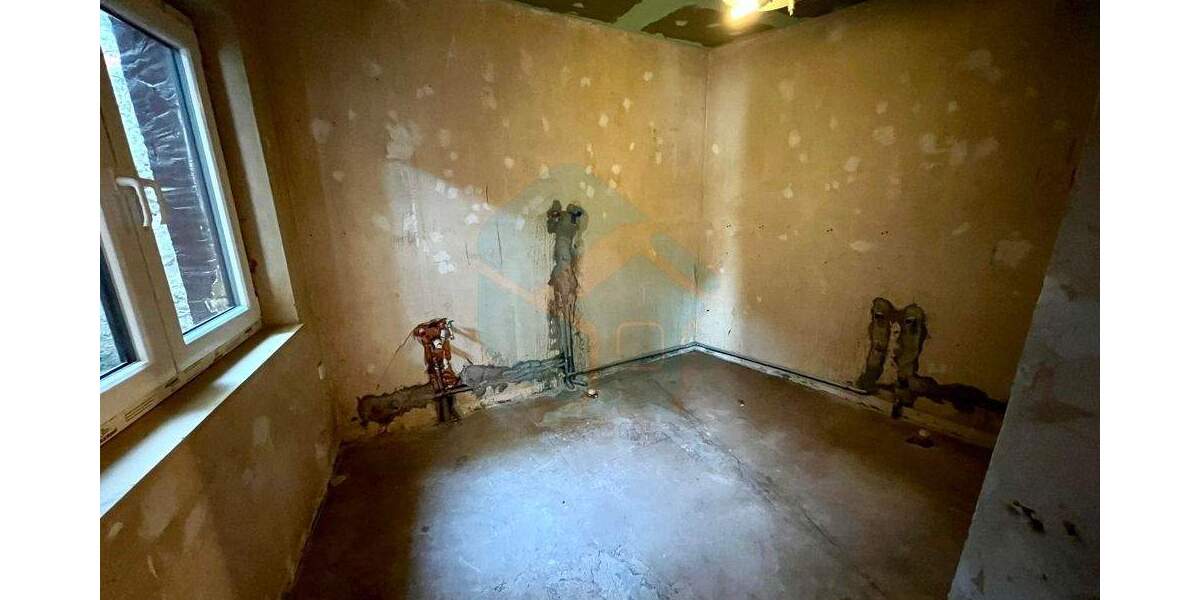 Einfamilienhaus Butzbach / Hoch-Weisel Hoch-Weisel - 5 Zimmer, 129 m&sup2;, 179.000&euro; | Angebot:25385969