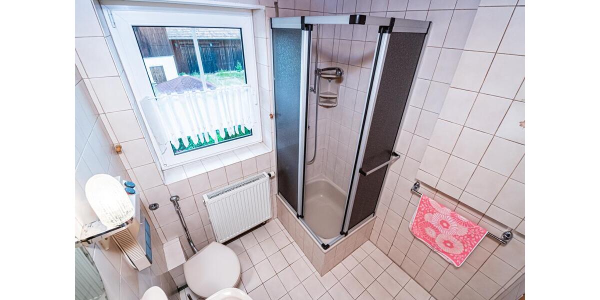Zweifamilienhaus mit Garten in absoluter TOP-LAGE nahe Cham - Zweifamilienhaus Cham / Michelsdorf Michelsdorf | Angebot:12501300