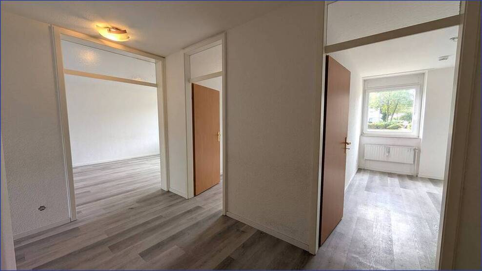 Schöne VierraumWohnung mit Balkon und Pkw-Stellplatz in beliebter Lage