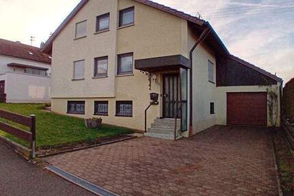 Ruhig und sonnig gelegenes 1-2 Familienhaus mit Modernisierungsbedarf 6 zimmer
