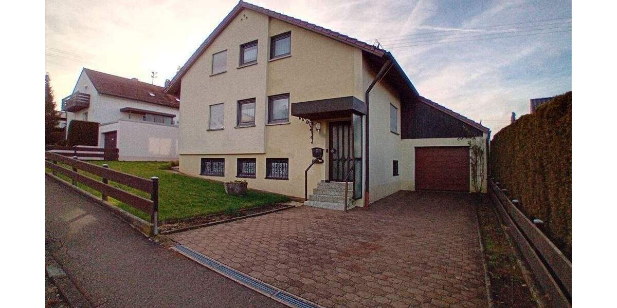 Ruhig und sonnig gelegenes 1-2 Familienhaus mit Modernisierungsbedarf 6 zimmer