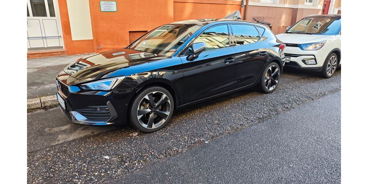 Cupra Leon 48.000 km 24.990 &euro; Karlsruhe 76185