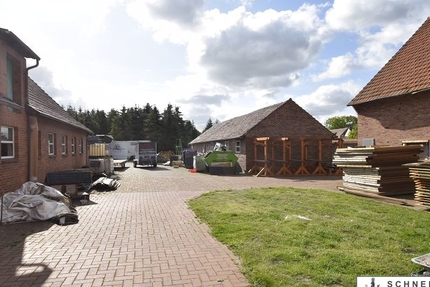 3 Wohnungen je 60 m² + mehrere Hallen Carport + Freifläche 1000m² + Parkflächen Garagen Carports - Gewerbeobjekt Barenburg | Angebot:18624765