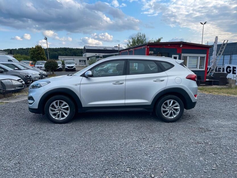 Hyundai TUCSON 83.000 km 14.800 € Lollar 35457