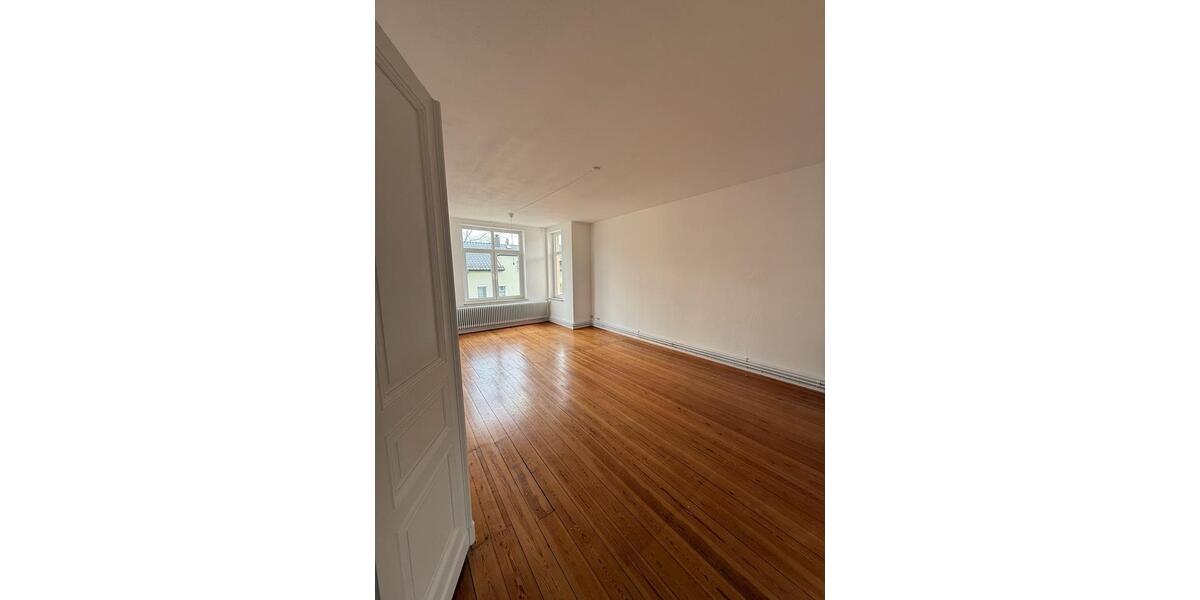 Etagenwohnung Schleswig - 4 Zimmer, 122 m&sup2;, 900&euro; | Angebot:26444748